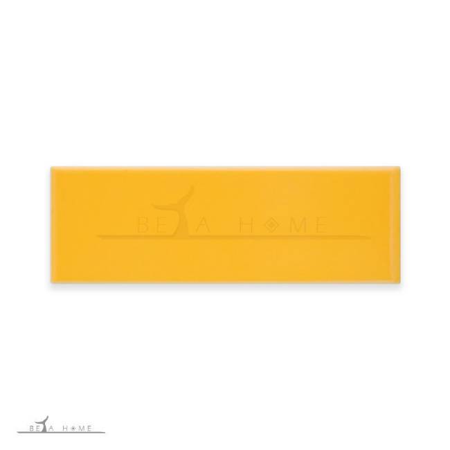 Flat yellow border tile