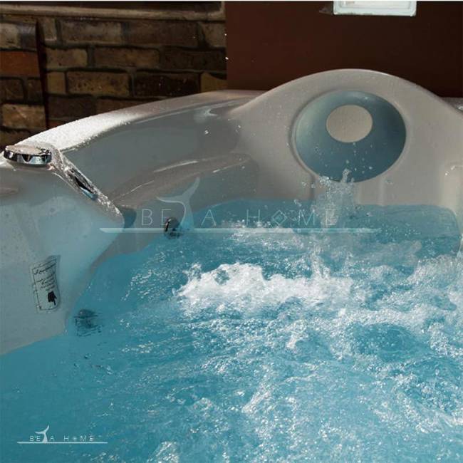 Dimensions of Elba whirlpool bath detail